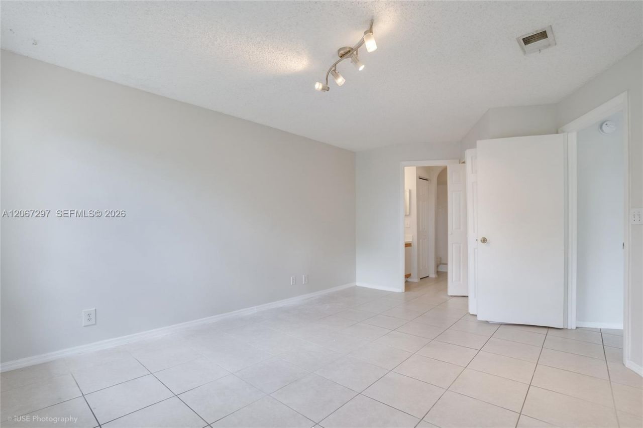 9999 Summerbreeze Dr, Unit 409, Sunrise, FL 33322 Photo