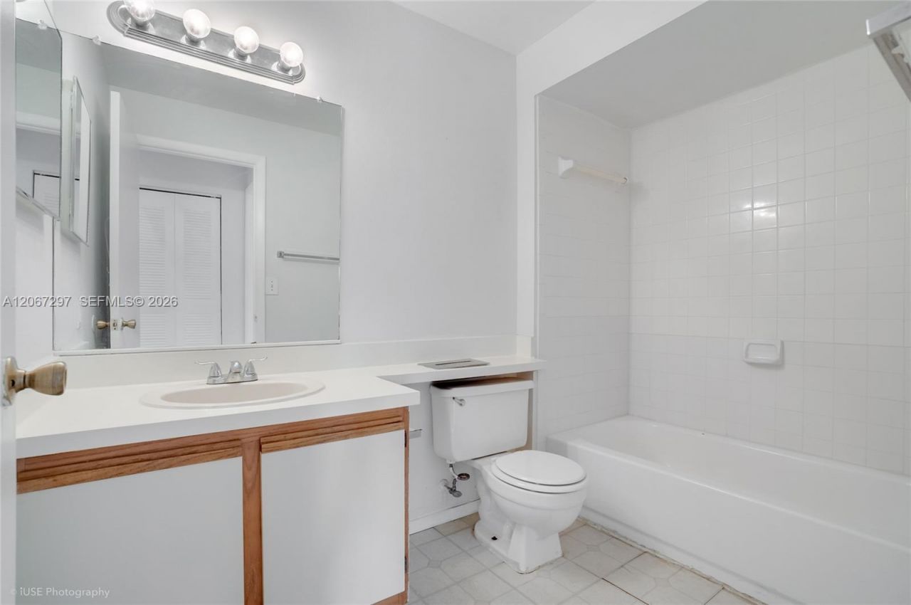 9999 Summerbreeze Dr, Unit 409, Sunrise, FL 33322 Photo