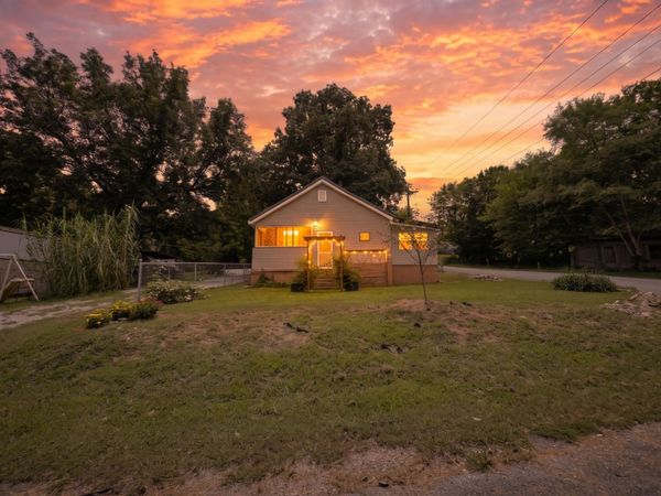 929 Race Street , Thayer, MO 65791