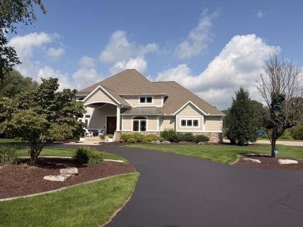 4545 NE Stonegate Ridge Court NE, Ada, MI 49301