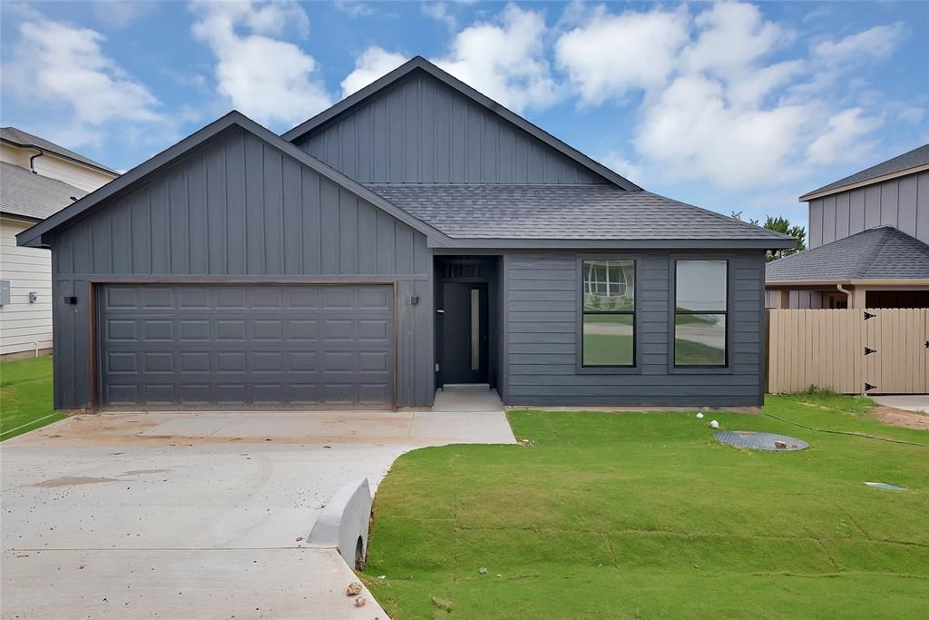 5700 Barkridge Drive, Granbury, TX 76048 Main Photo