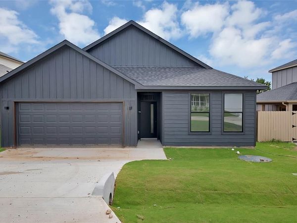 5700 Barkridge Drive, Granbury, TX 76048