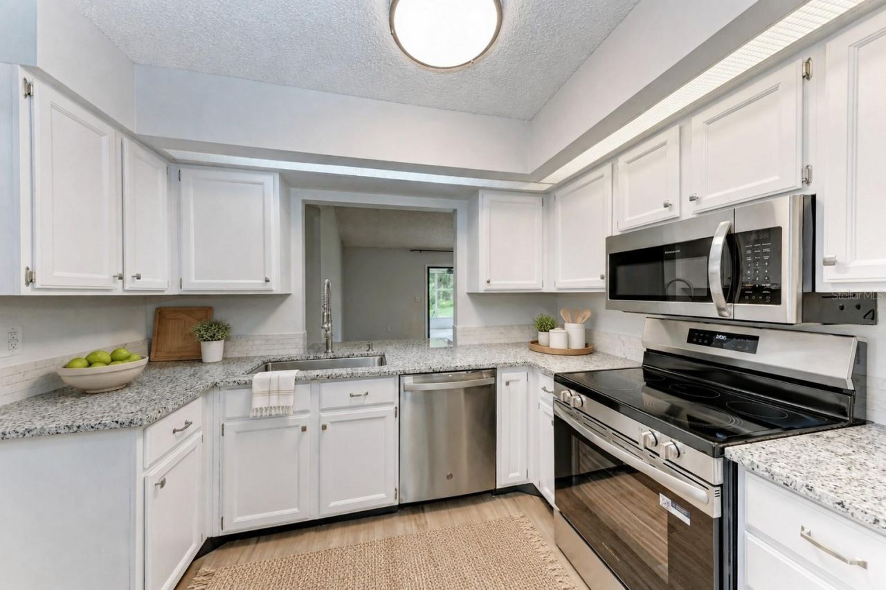 5506 82nd Avenue Drive E, Palmetto, FL 34221 Photo