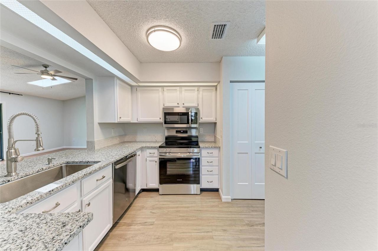 5506 82nd Avenue Drive E, Palmetto, FL 34221 Photo