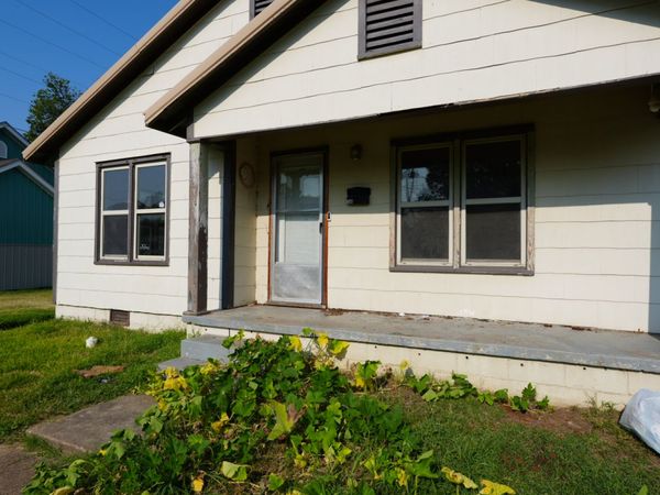 106 S 2nd , Eufaula, OK 74432