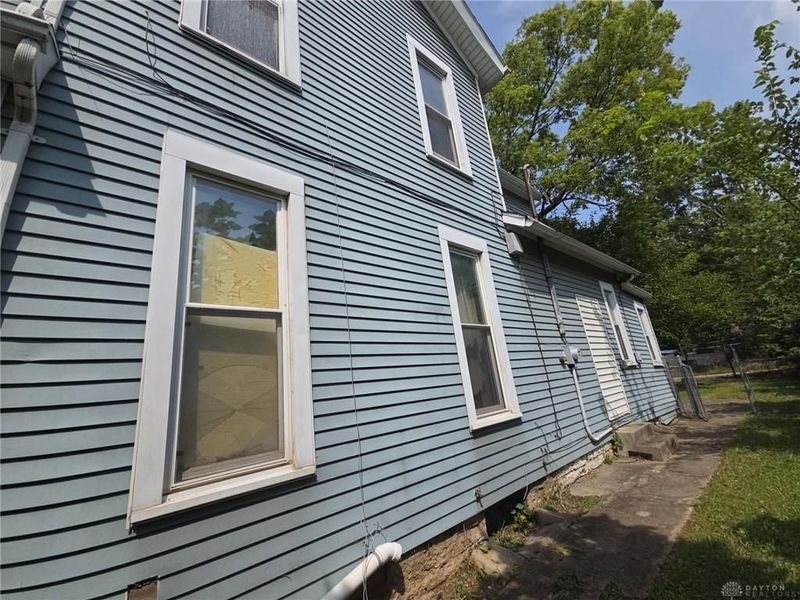 1027 W Riverview Avenue, Dayton, OH 45402 Photo 3