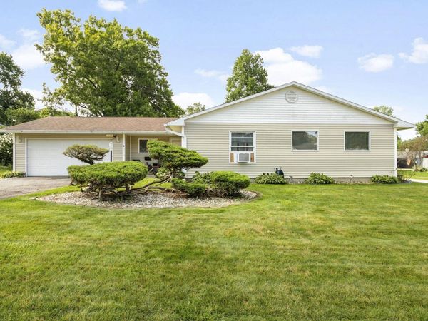 1904 Piedmont Way, South Bend, IN 46614