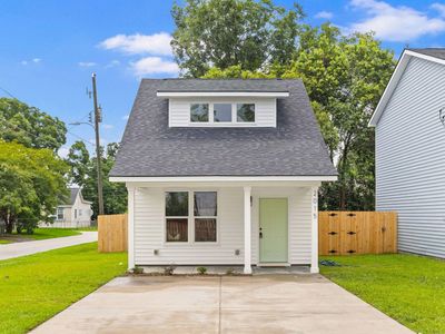 2015 Hampton Avenue, North Charleston, SC 29405