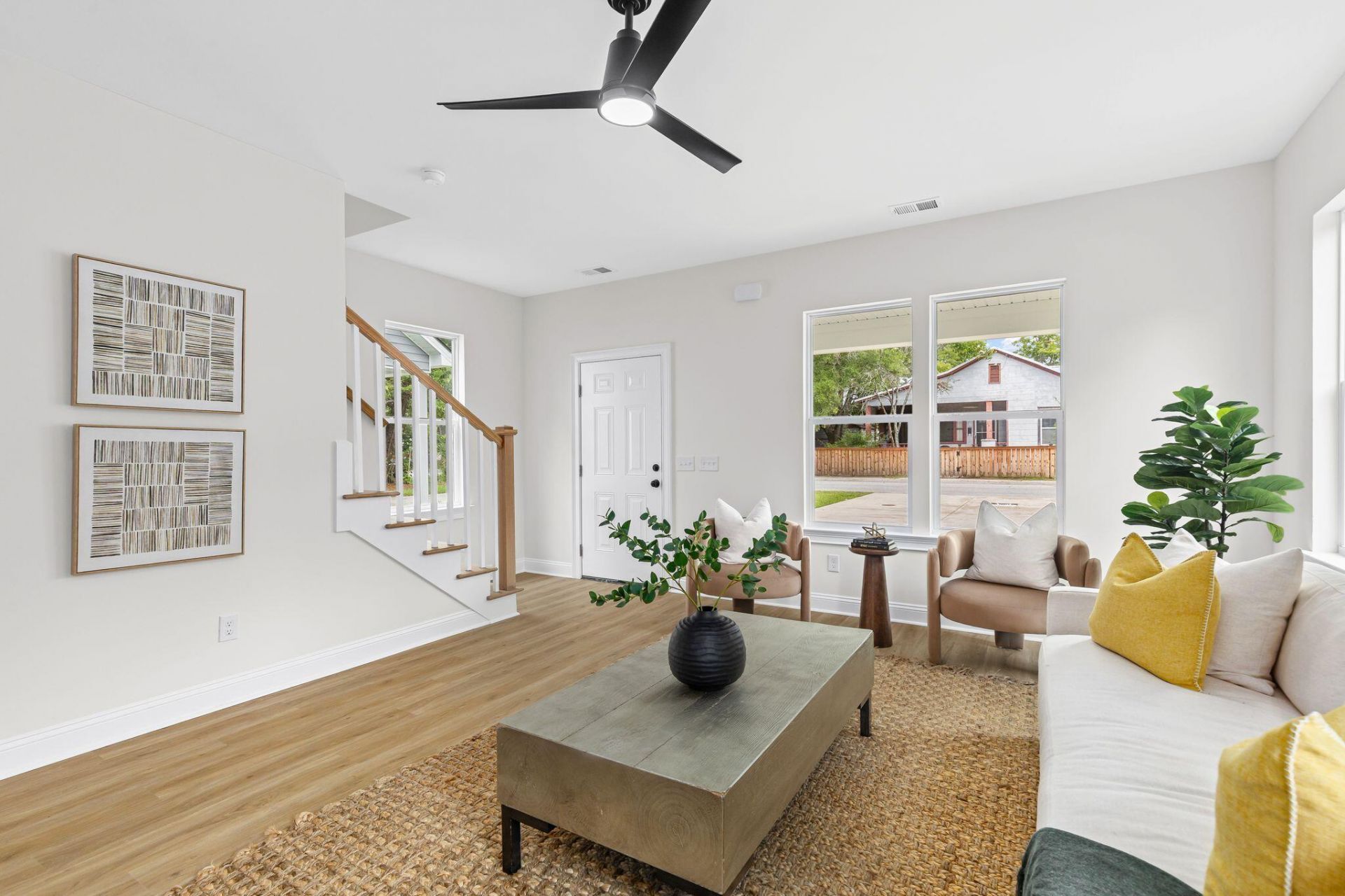 2015 Hampton Avenue Photo 17