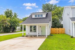 2015 Hampton Avenue photo 4