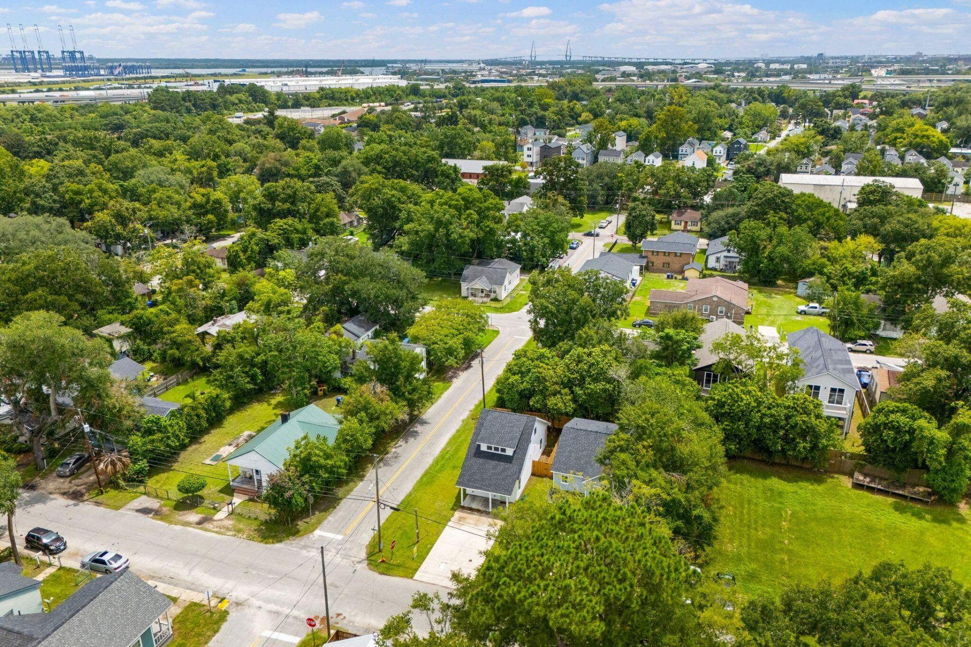 2015 Hampton Avenue Photo 27