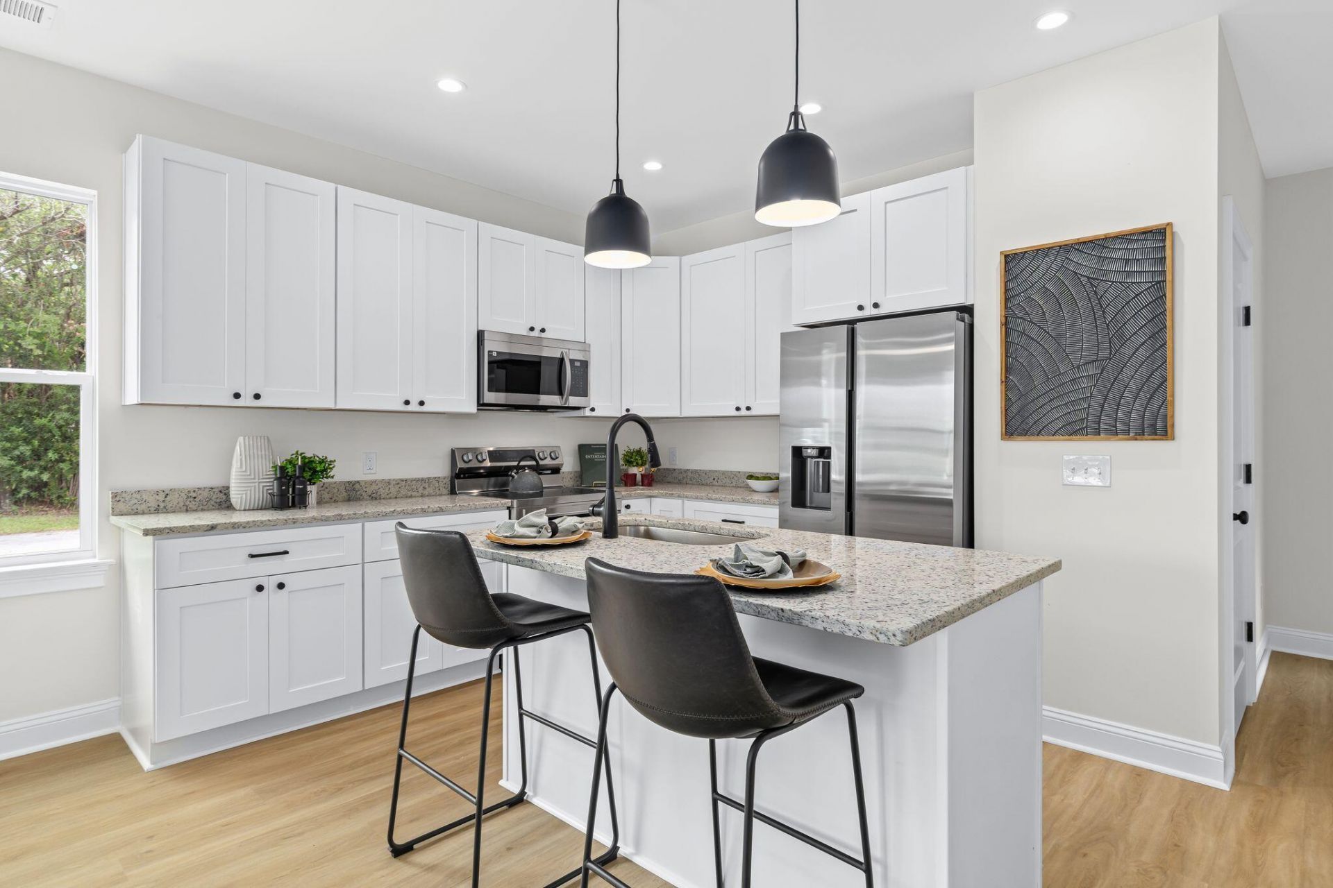 2015 Hampton Avenue Photo 7