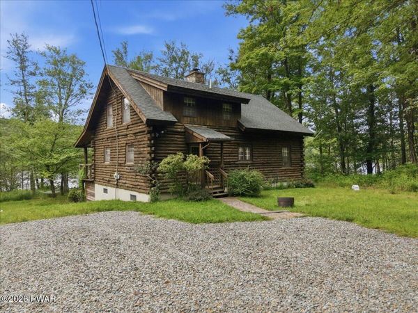 103 Trout Terrace, Newfoundland, PA 18445
