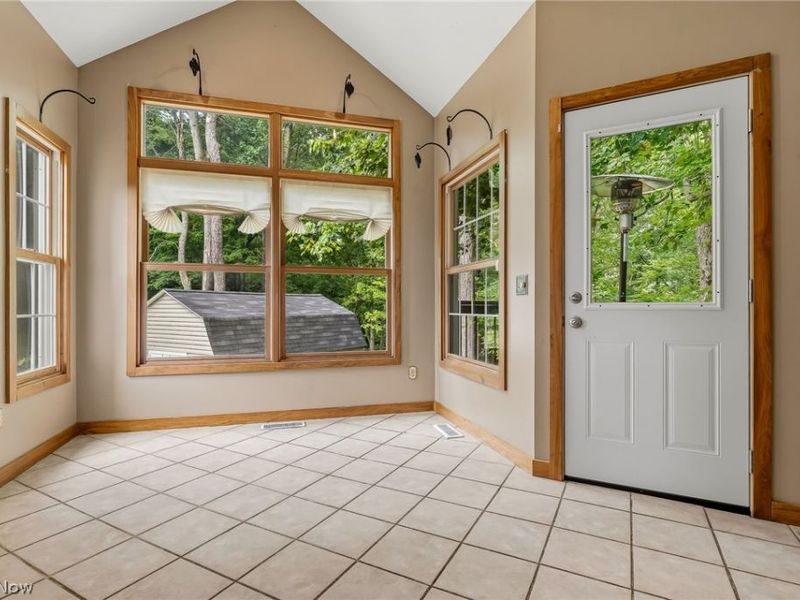 7361 Stonehill Avenue NW, Canal Fulton, OH 44614 Photo 20