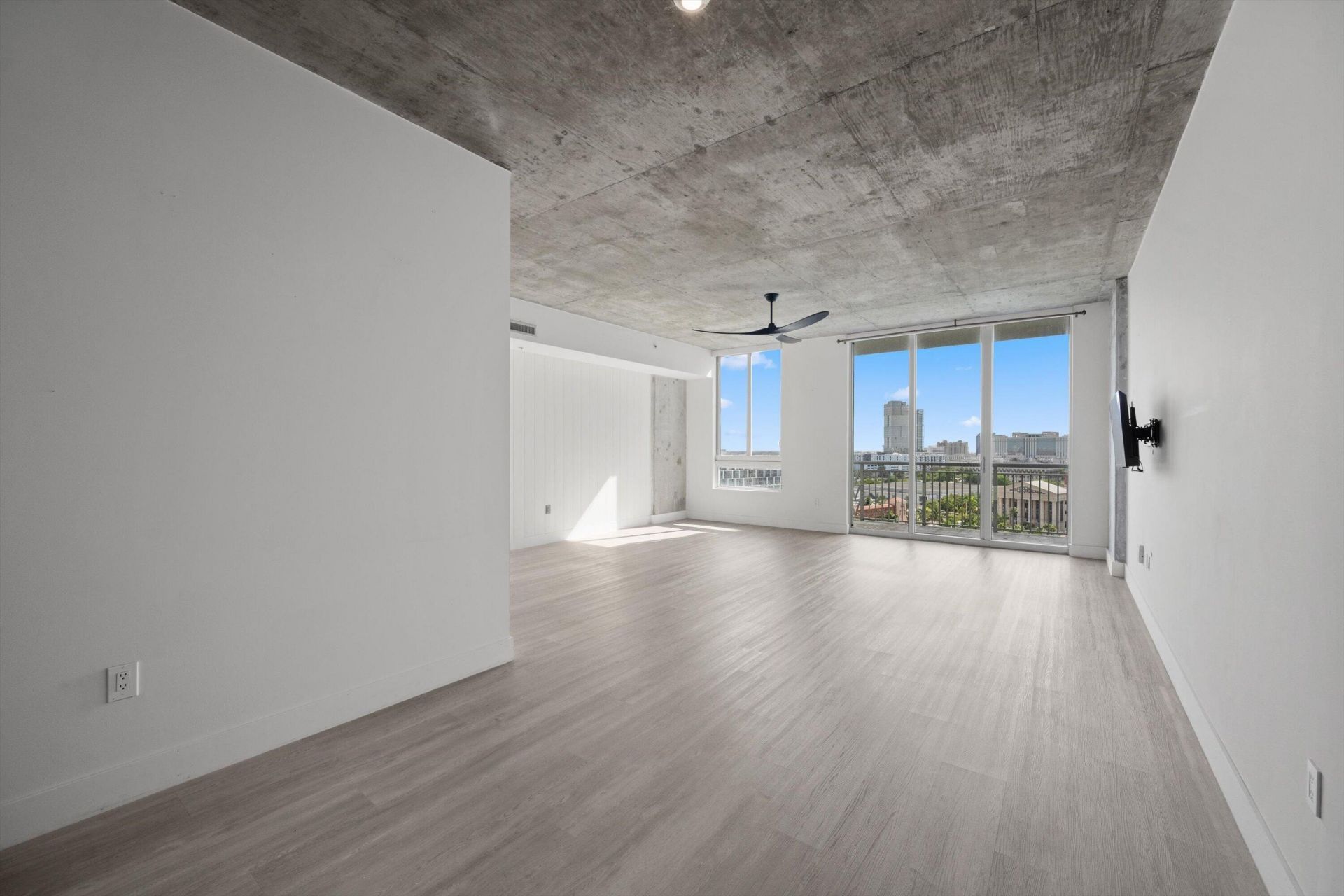 300 S Australian Avenue, Unit 1103, West Palm Beach, FL 33401 Photo