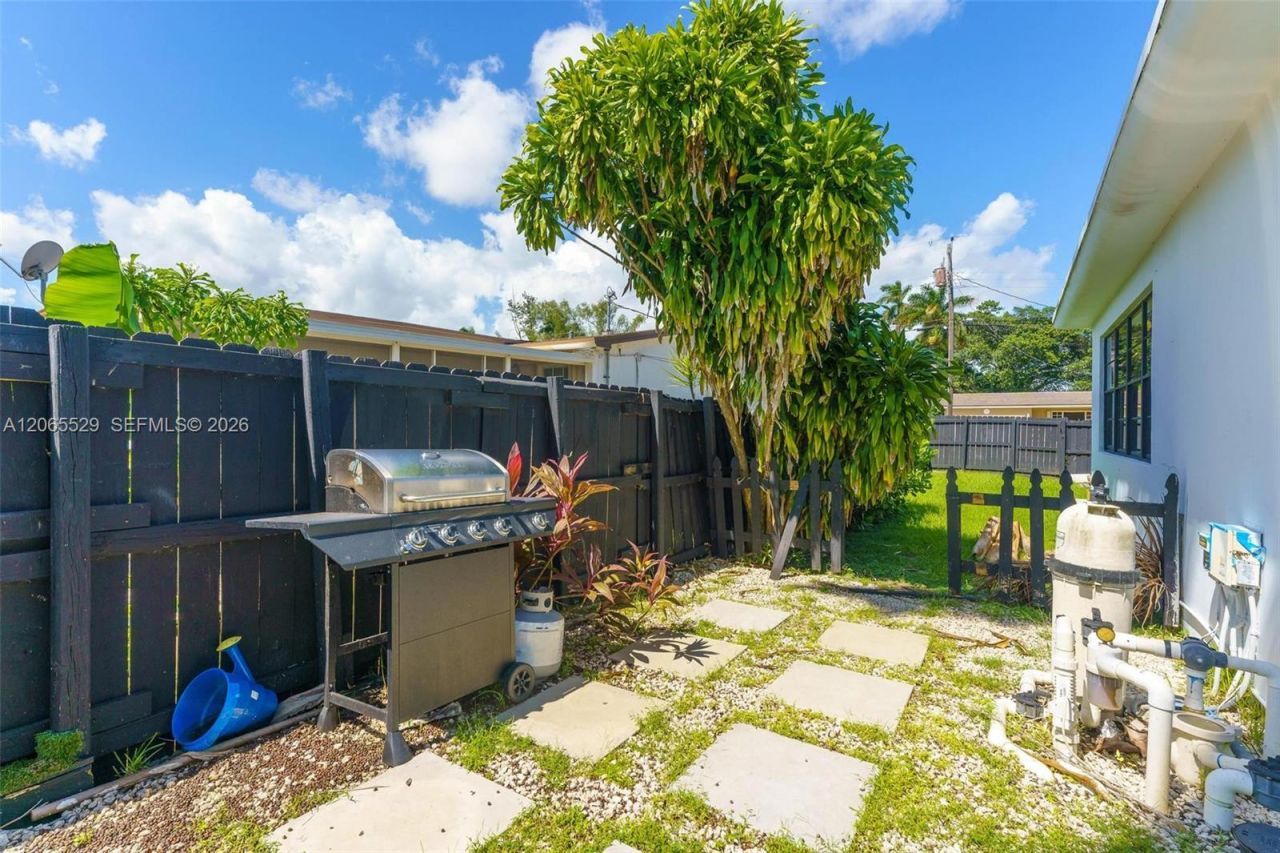 11420 NE 4th Ave , Miami, FL 33161 Photo