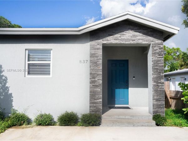 837 NW 14th Way , Fort Lauderdale, FL 33311