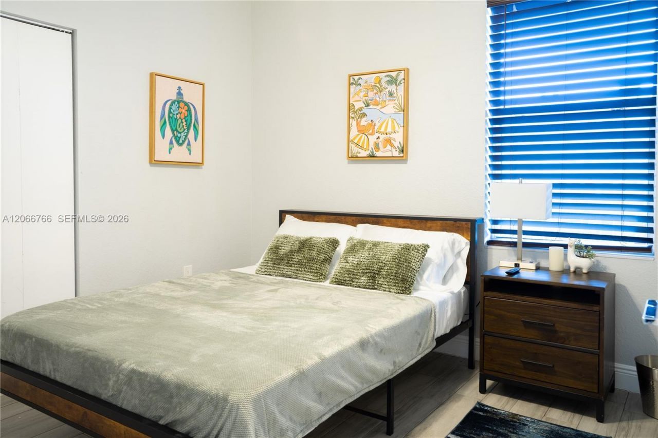 837 NW 14th Way , Fort Lauderdale, FL 33311 Photo