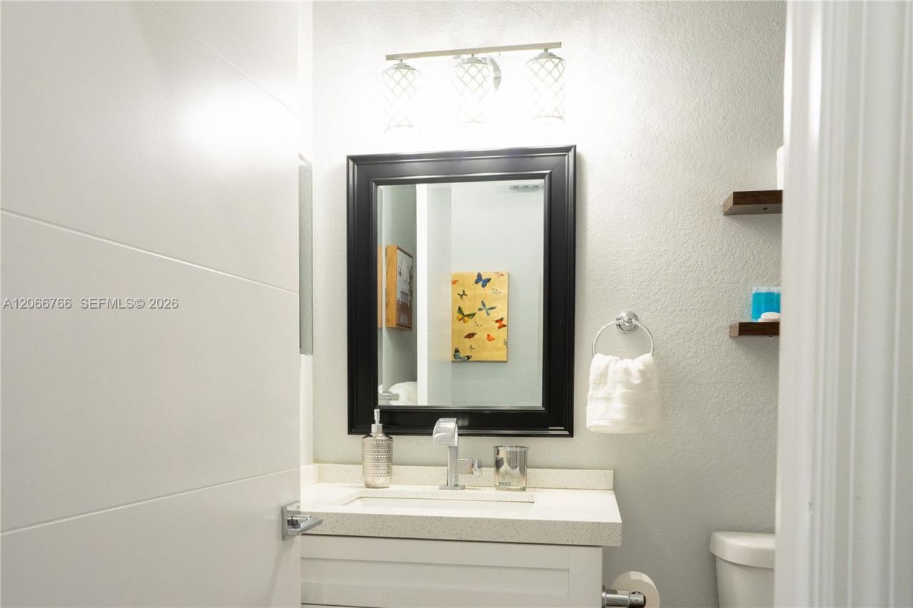 837 NW 14th Way , Fort Lauderdale, FL 33311 Photo