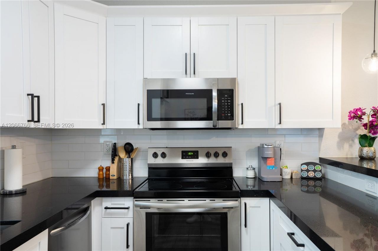 837 NW 14th Way , Fort Lauderdale, FL 33311 Photo