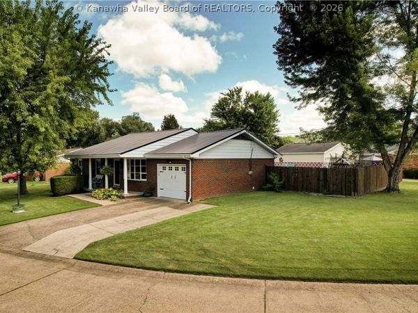 135 Seneca Circle, Winfield, WV 25213