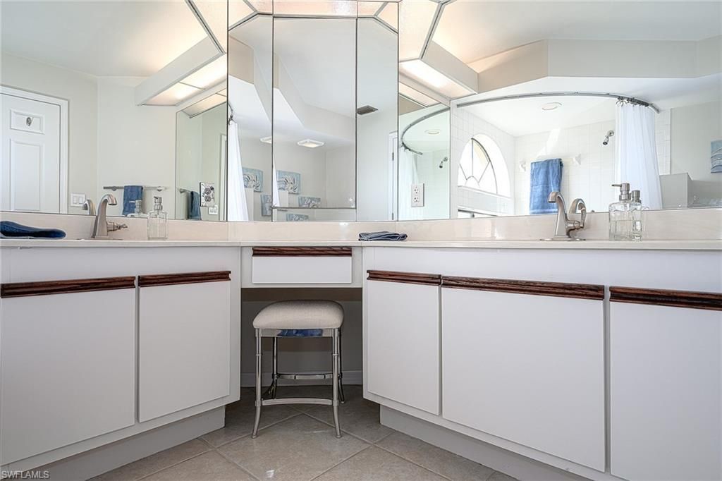 589 Beachwalk Cir, Unit P-203, Naples, FL 34108 Photo