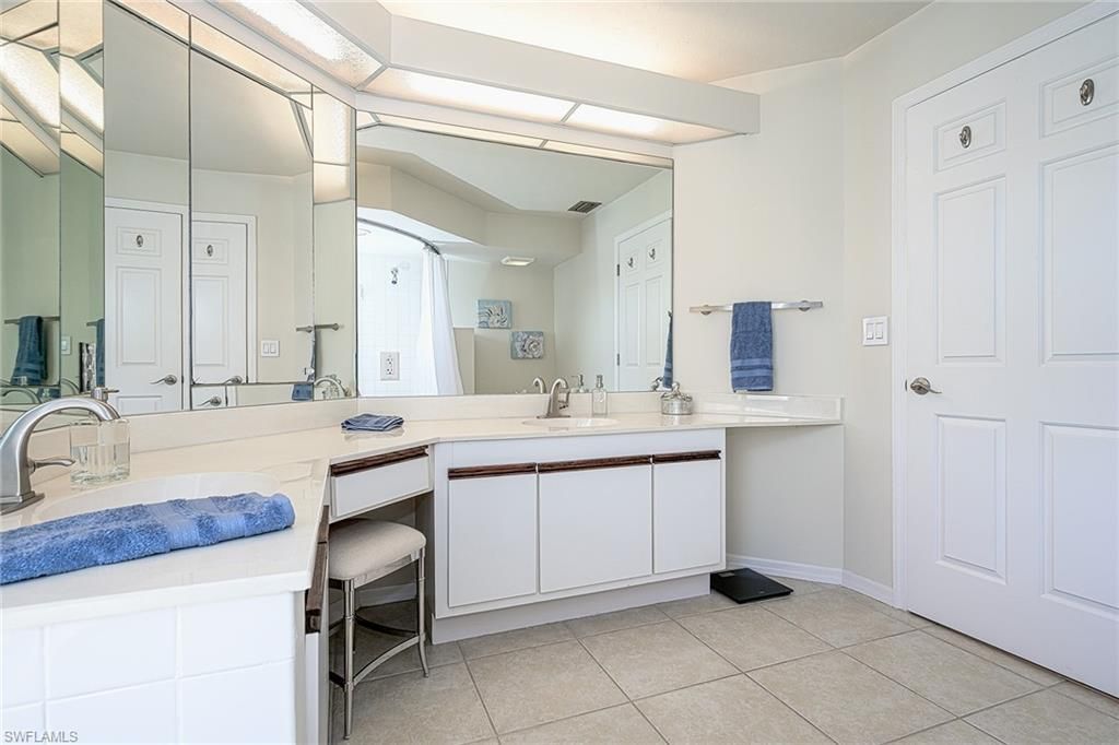 589 Beachwalk Cir, Unit P-203, Naples, FL 34108 Photo