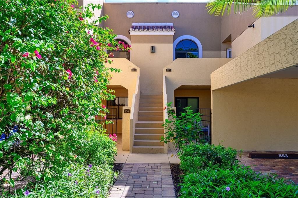 589 Beachwalk Cir, Unit P-203, Naples, FL 34108 Photo