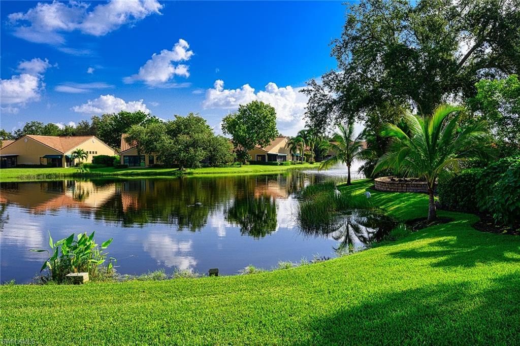 589 Beachwalk Cir, Unit P-203, Naples, FL 34108 Photo