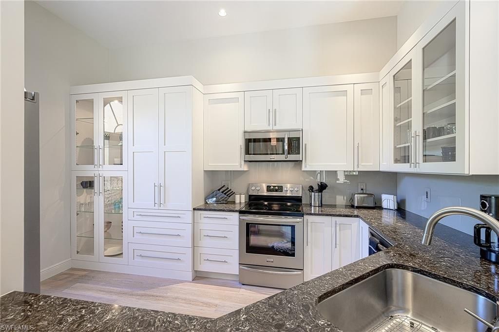 589 Beachwalk Cir, Unit P-203, Naples, FL 34108 Photo