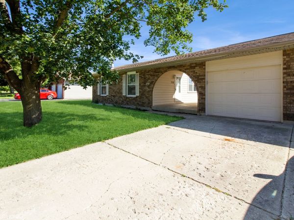 230 Maple Street , Sugar Grove, IL 60554
