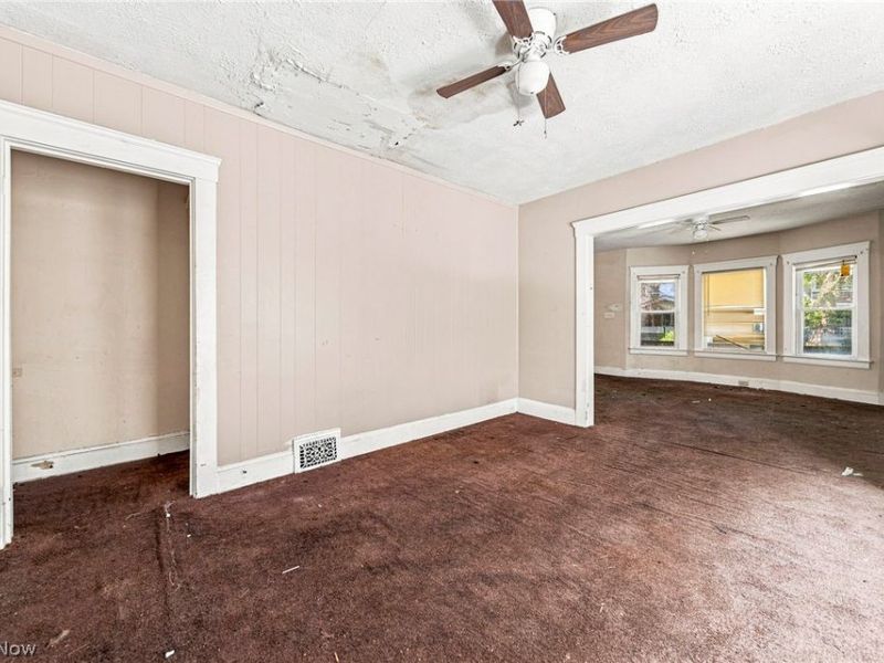 9704 Yale Avenue , Cleveland, OH 44108 Photo 19