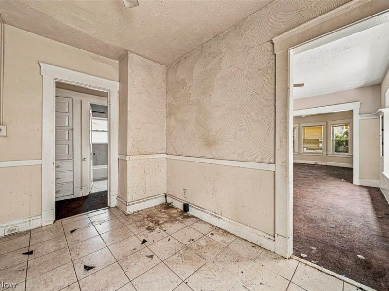 9704 Yale Avenue , Cleveland, OH 44108 Photo 22