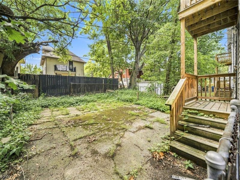 9704 Yale Avenue , Cleveland, OH 44108 Photo 3