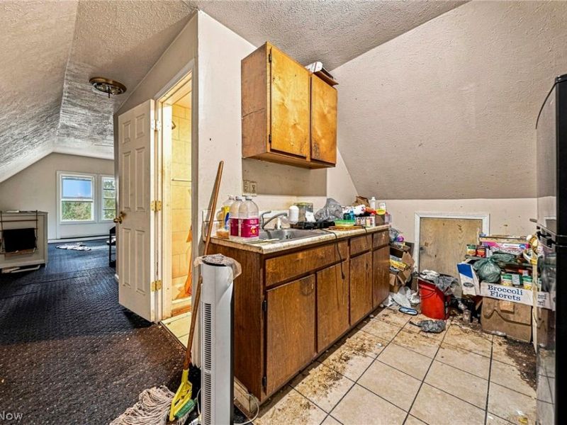 9704 Yale Avenue , Cleveland, OH 44108 Photo 32
