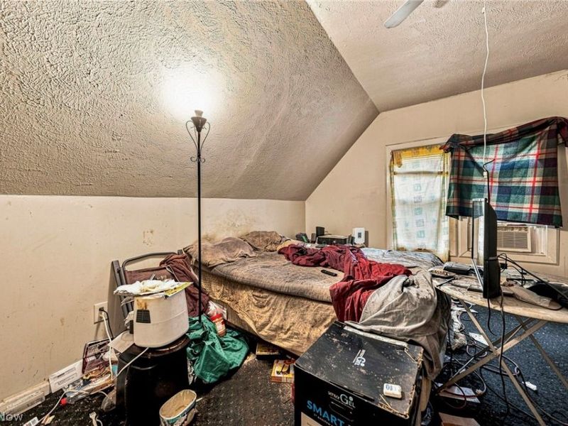 9704 Yale Avenue , Cleveland, OH 44108 Photo 33