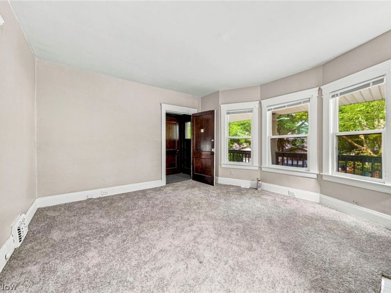 9704 Yale Avenue , Cleveland, OH 44108 Photo 4