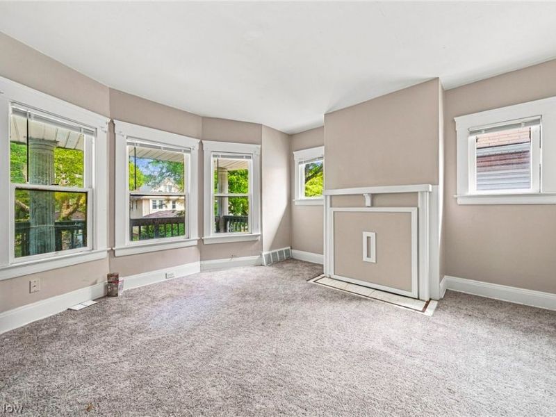 9704 Yale Avenue , Cleveland, OH 44108 Photo 5