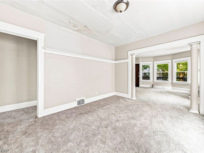 9704 Yale Avenue , Cleveland, OH 44108 Photo 8