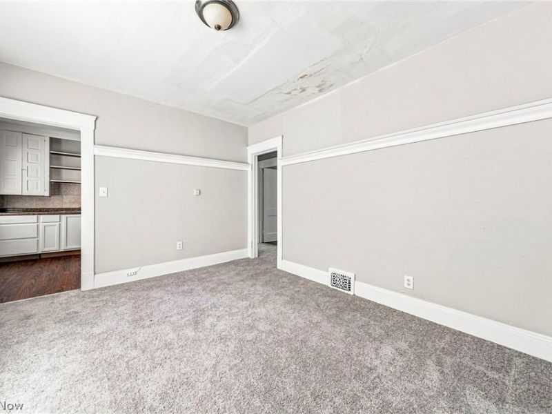 9704 Yale Avenue , Cleveland, OH 44108 Photo 9