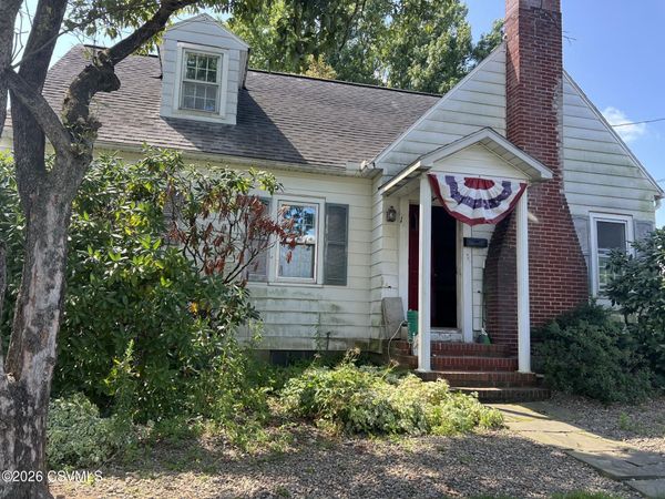 1527 W MARKET Street , Lewisburg, PA 17837