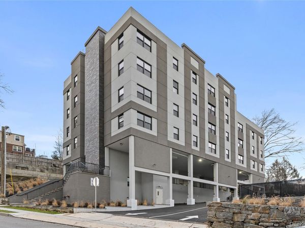 135 Wakefield Avenue , Unit 401, Yonkers, NY 10704