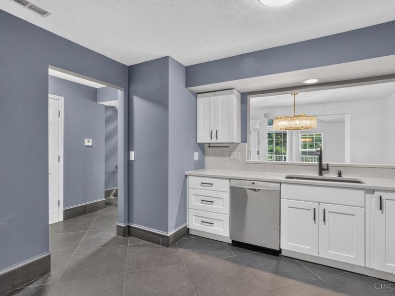 3874 Vineyard Green Drive, Unit 17B, Union Twp, OH 45255 Photo 5