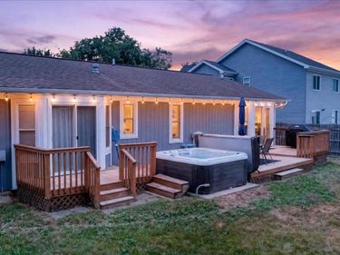 597 S Winding Drive, Waterford Township, Mi 48328