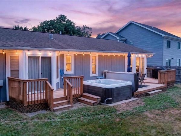 597 S Winding Drive, Waterford Township, Mi 48328