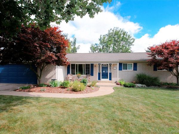 11429 S Crestline Drive, Washington Township, Mi 48095