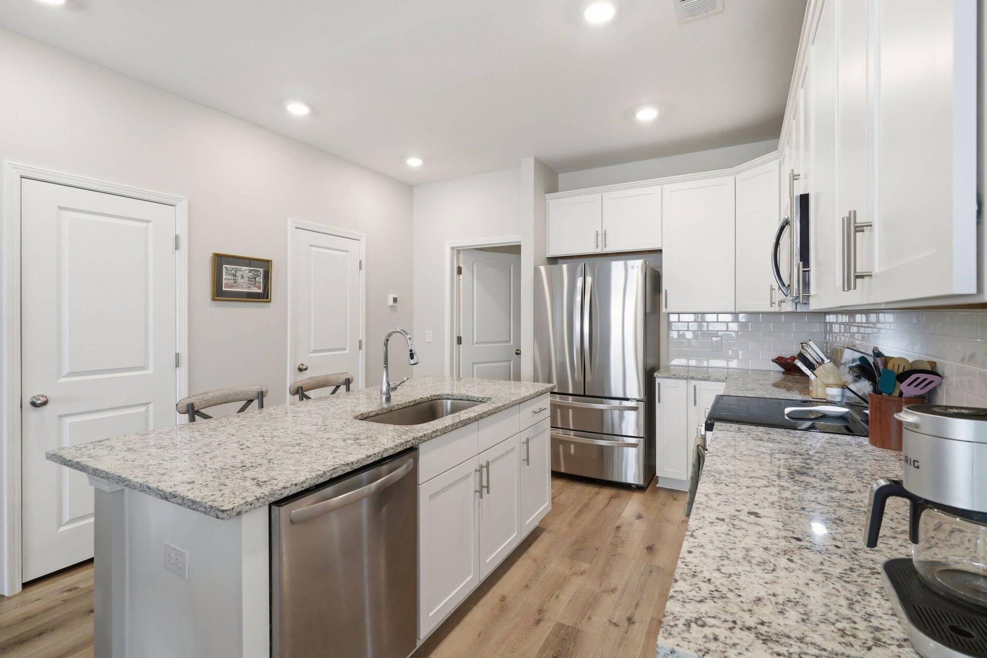 1604 Twin Rivers Drive Photo 9
