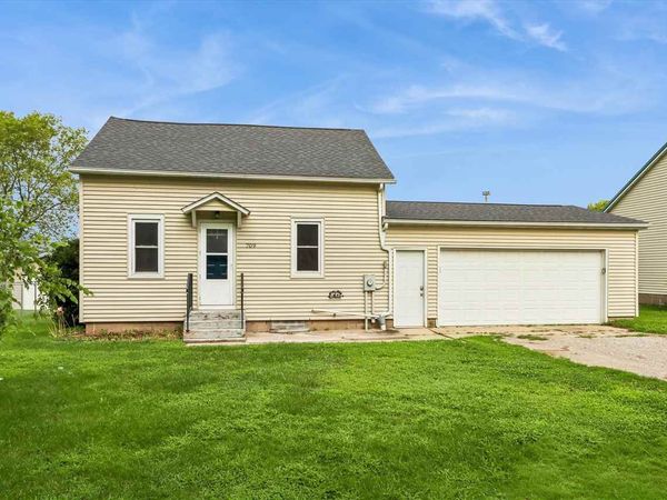 709 12th Avenue, High Amana, IA 52203