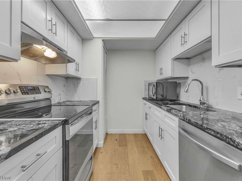 2999 S Bay Drive, Unit F8, Westlake, OH 44145 Photo 9