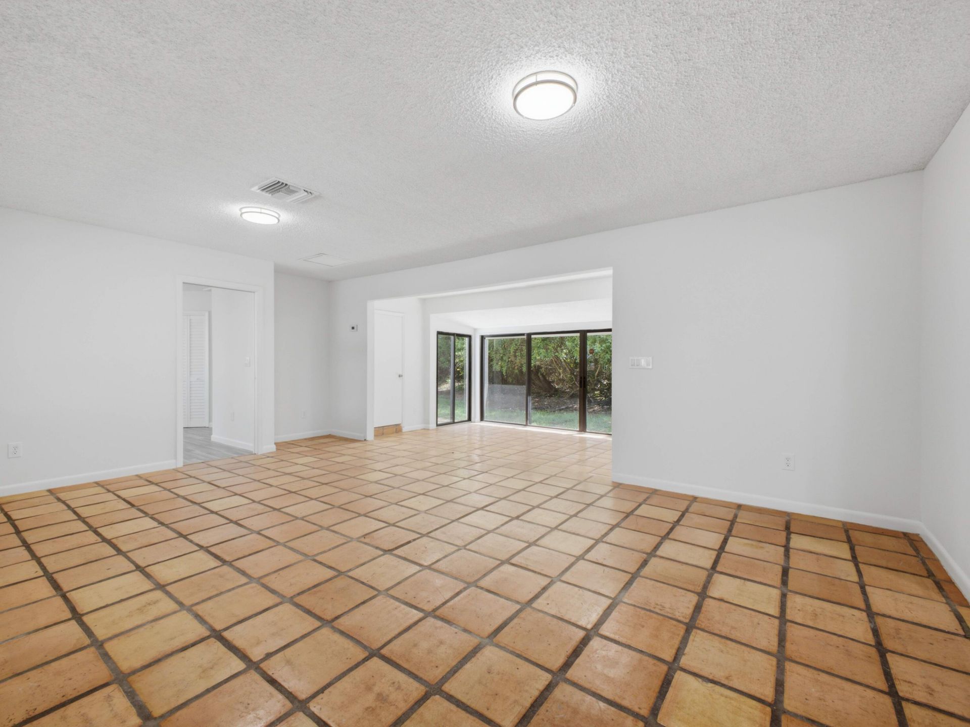 6700 Forest Court, West Palm Beach, FL 33405 Photo